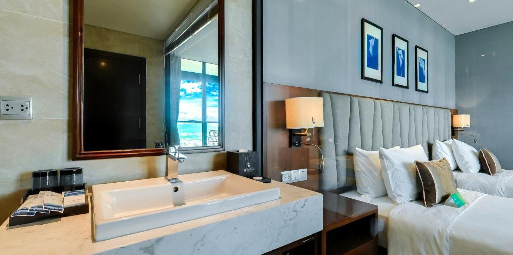 Superior Twin Room with Mountain View  – Possible Free Upgrade