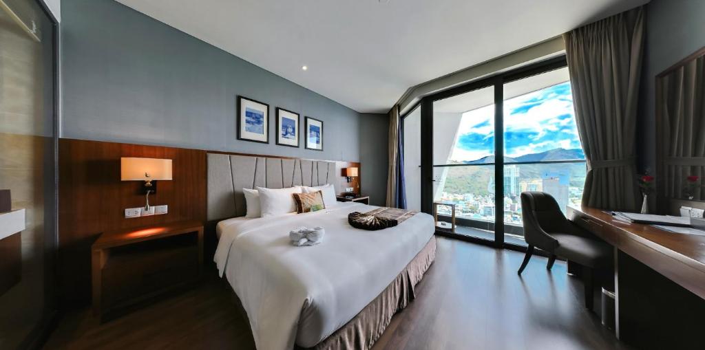 Superior Double Room with Partial Ocean View  - Sauna access & Stay More, Pay Less