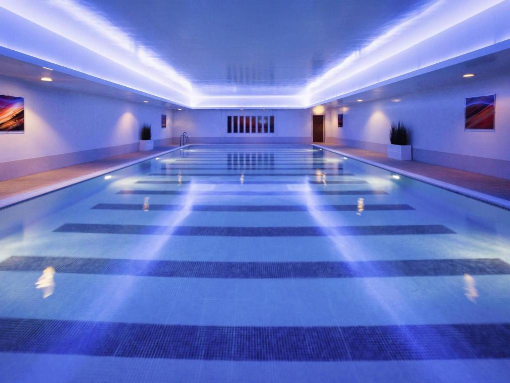Bazén v ubytování Mercure Sheffield St Paul's Hotel & Spa nebo v jeho okolí
