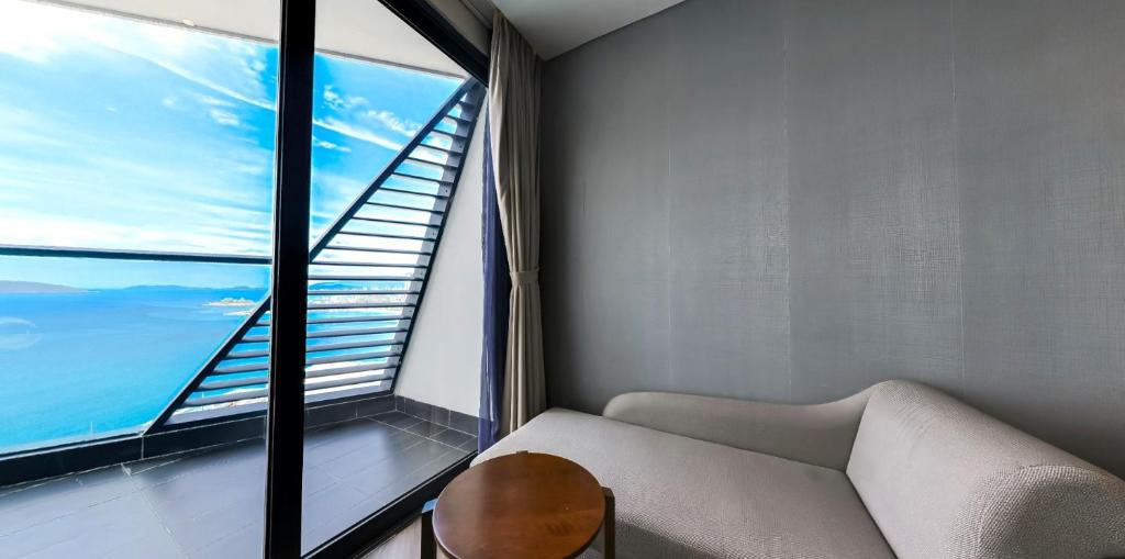 Deluxe Room with Partial Sea View - Sauna access & Stay More, Pay Less