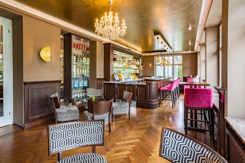 Posezení v ubytování Kurhaushotel Bad Salzhausen