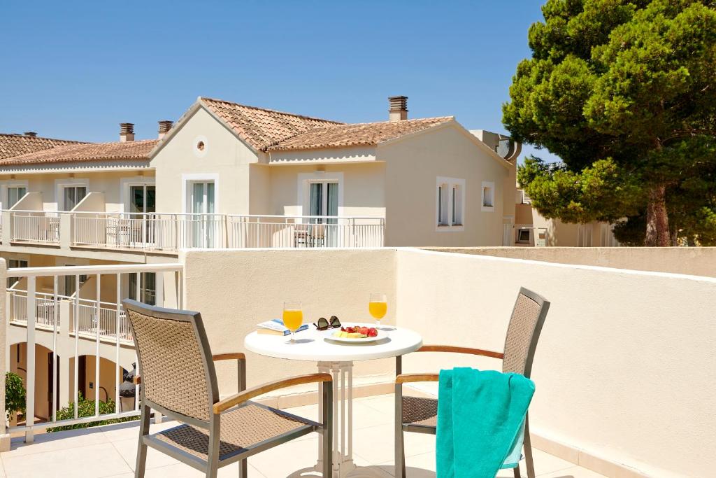 Iberostar Waves Club Cala Barca All Inclusive - 