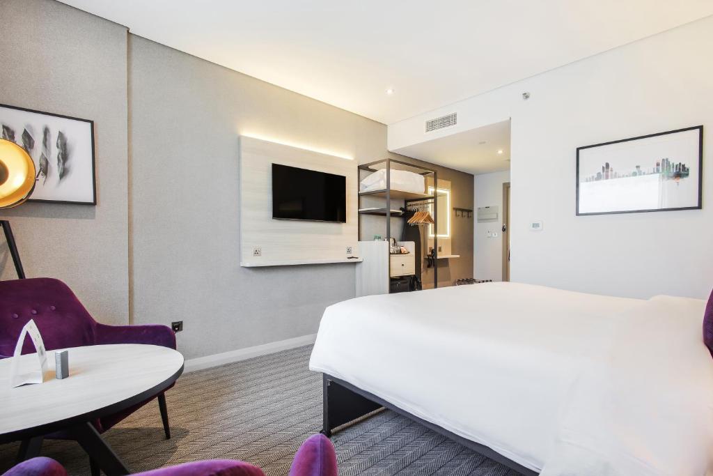 Premier Inn Abu Dhabi Capital Centre - Resim 43