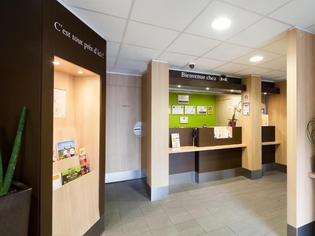 B&B HOTEL Montpellier Centre Le Millénaire - Resim 6