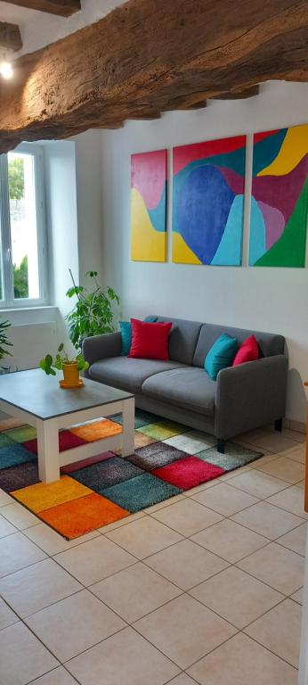 Posezení v ubytování APT Iere ETAGE PARKING PRIVE AVEC GARAGE MOTO VELO