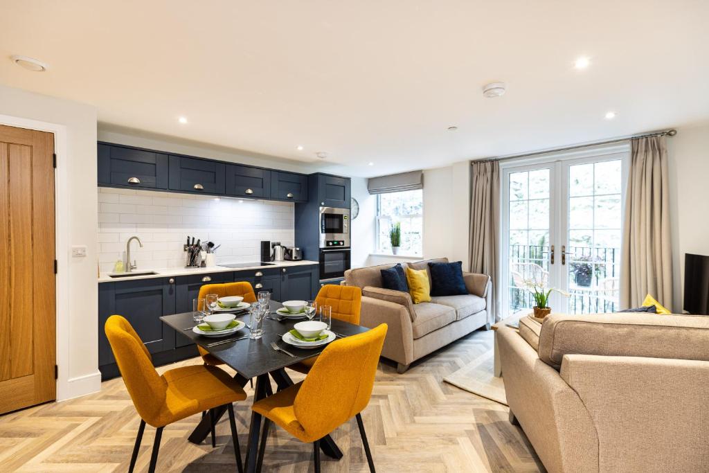 Dapur atau dapur kecil di Rock Mill 2 Bed Apartment 12