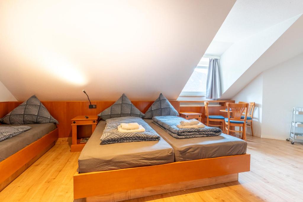 Ferien & Business Apartments Hohenfels - Habitación Triple Con Baño