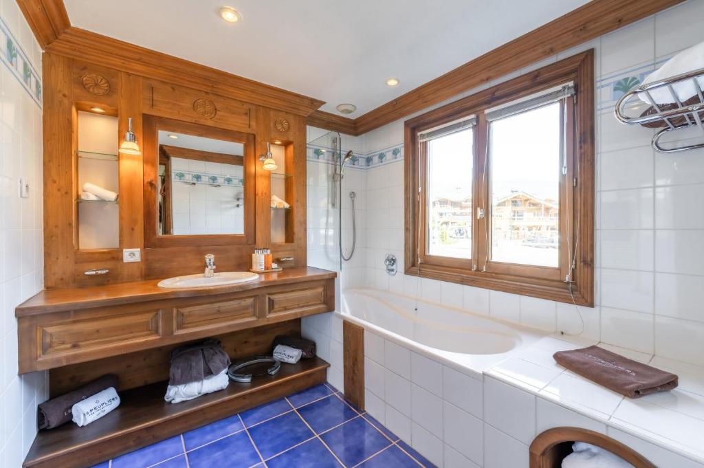 La Maison Hôtel Les Peupliers - Familiehuissuite 5 Of 6 Personen