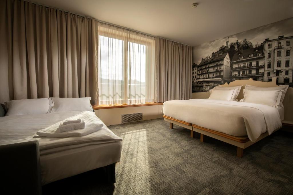 City Hotel Ljubljana - Resim 15