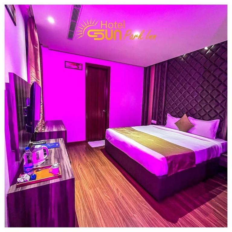 Ένα ή περισσότερα κρεβάτια σε δωμάτιο στο 887 PT AC Hotel in Barnala