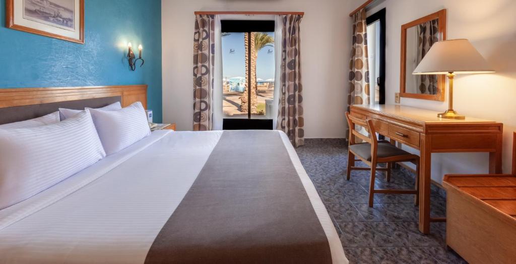 Pharaoh Azur Resort - 12