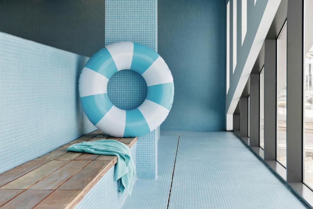Moxy Alfragide Lisboa: pool