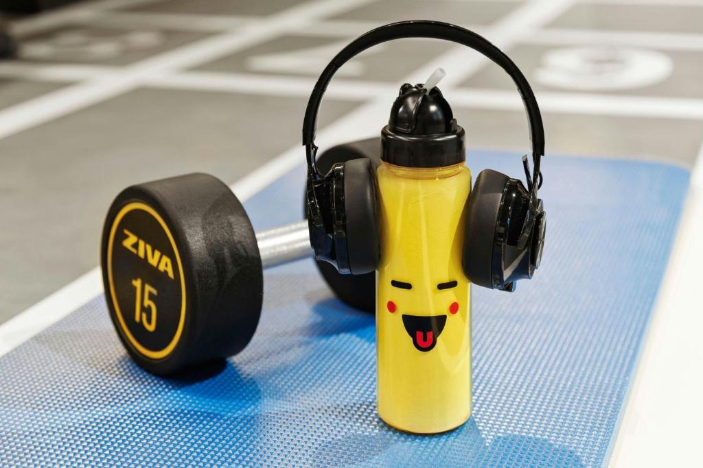 A close-up of playful gym accessories on the hotel’s marked training floor.