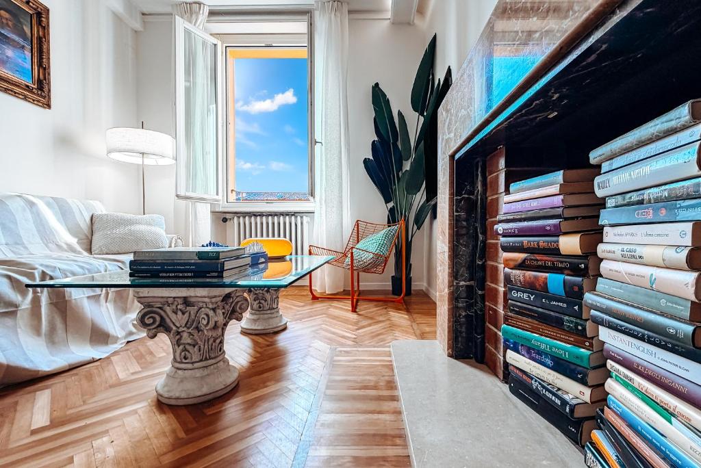 Χώρος καθιστικού στο Attico d'Autore in Piazza con Vista Ghirlandina