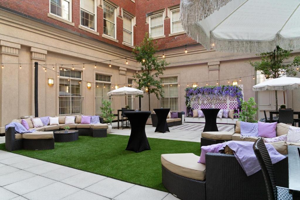 DoubleTree by Hilton Hotel Boston - Downtown photo