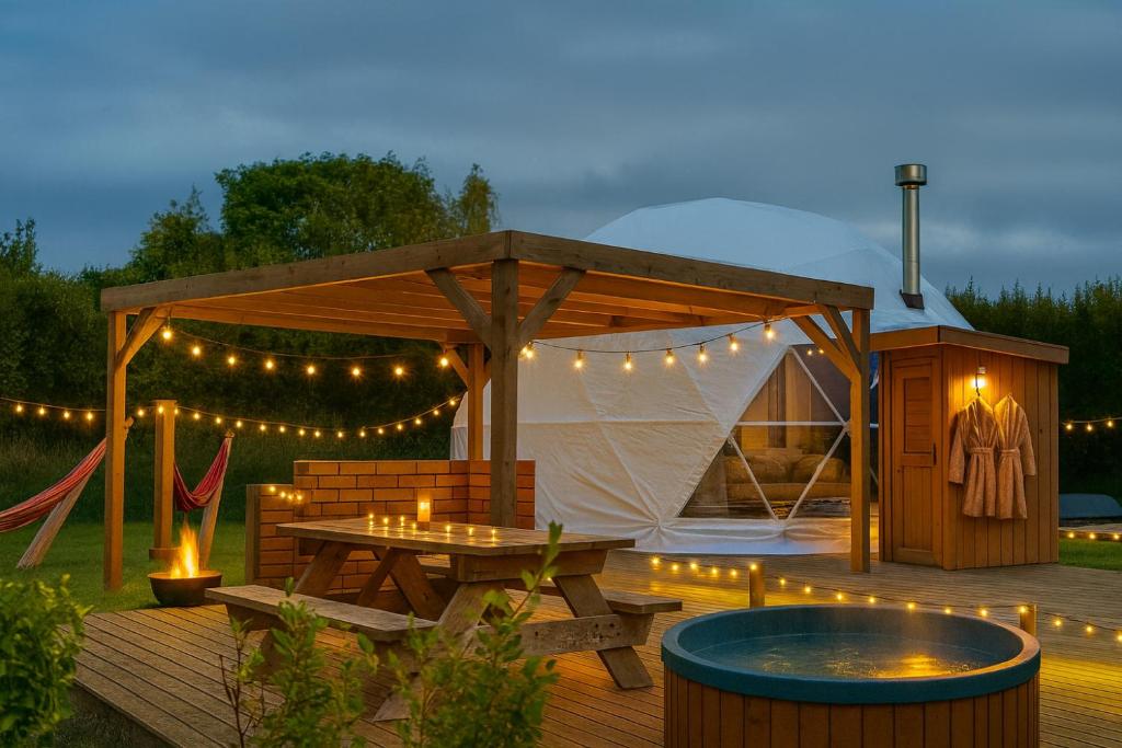 Φωτογραφία από το άλμπουμ του Grass Roots Retreat σε Llanstadwell