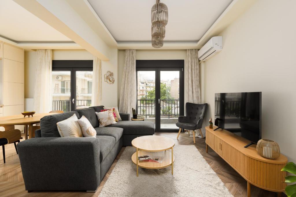 Oak tree by halu! Spacious apartment with Scandinavian design