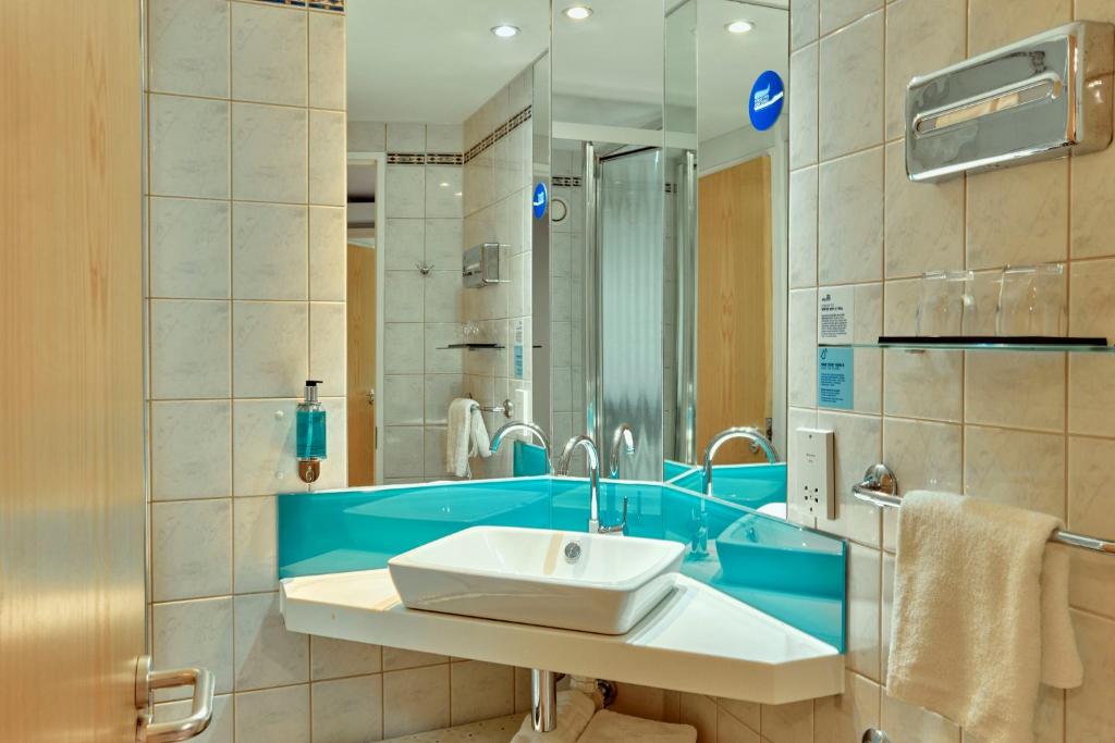 Holiday Inn Express London Stratford by IHG - Resim 25