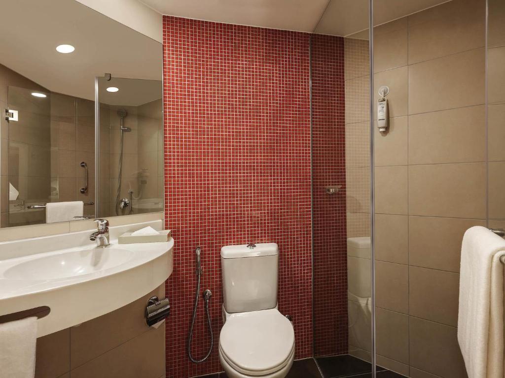Ванная комната в ibis Kochi City Centre - An Accor Brand