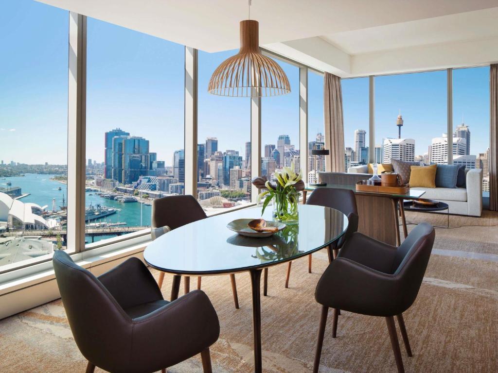 Χώρος καθιστικού στο Sofitel Sydney Darling Harbour