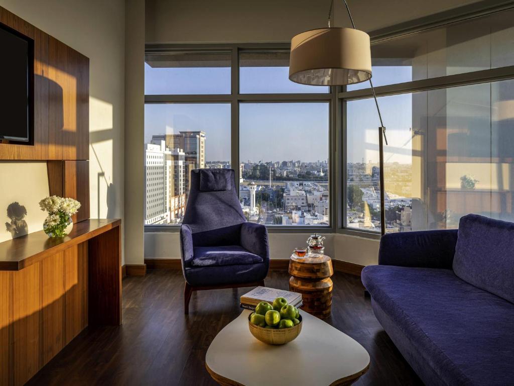 Гостиная зона в Novotel Jeddah Tahlia