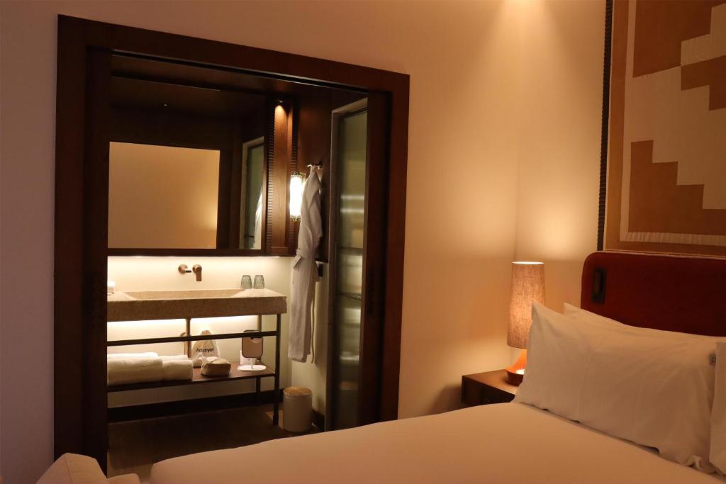 Palacio De Godoy Caceres, Curio Collection By Hilton - 19