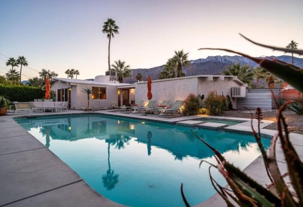 Πισίνα στο ή κοντά στο Villa Amaris