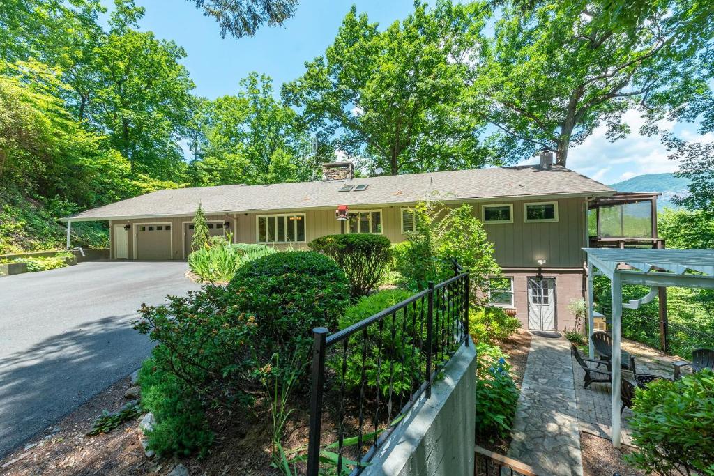 Το κτήριο όπου στεγάζεται  η παραθεριστική κατοικία