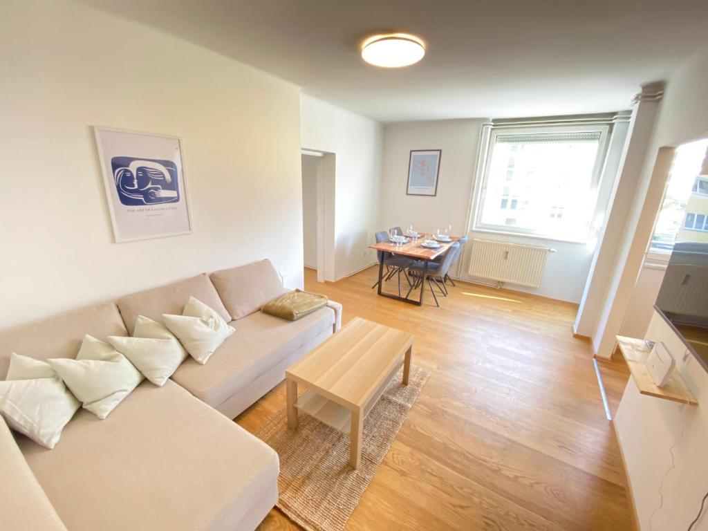Posezení v ubytování Ruhiges City Apartment mit Balkon - Wohlfühlen in Graz