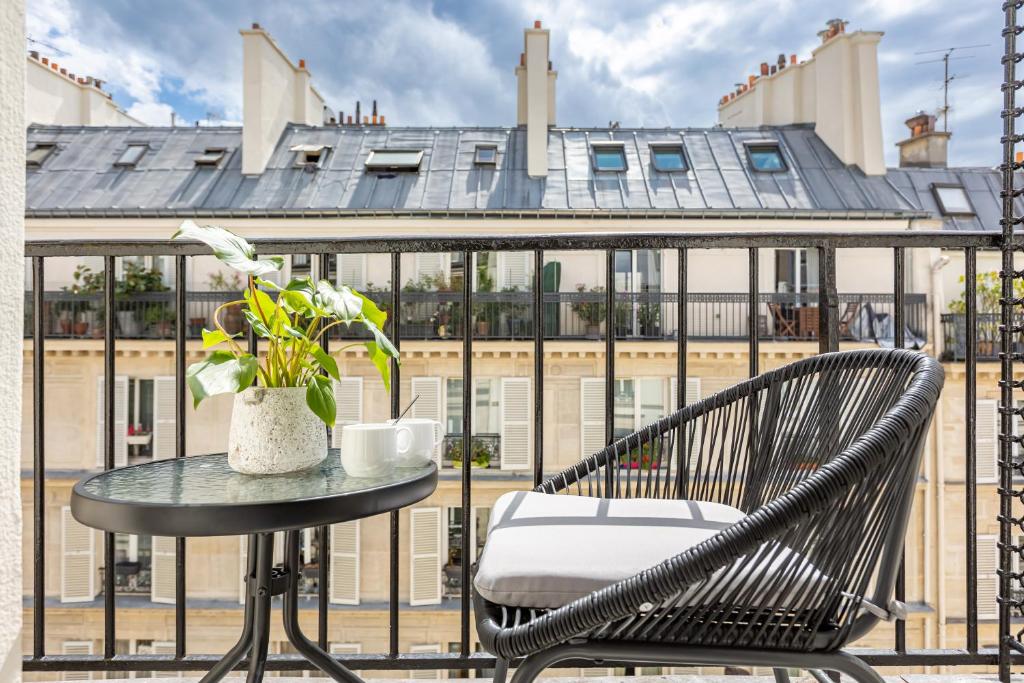 Le White by Sweett - Resim 2