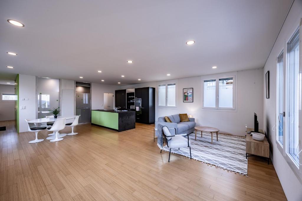 Khu vực ghế ngồi tại Stockhorn Loft - central, free parking, private