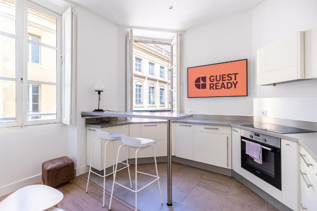 GuestReady - A bright minimalism in the centre