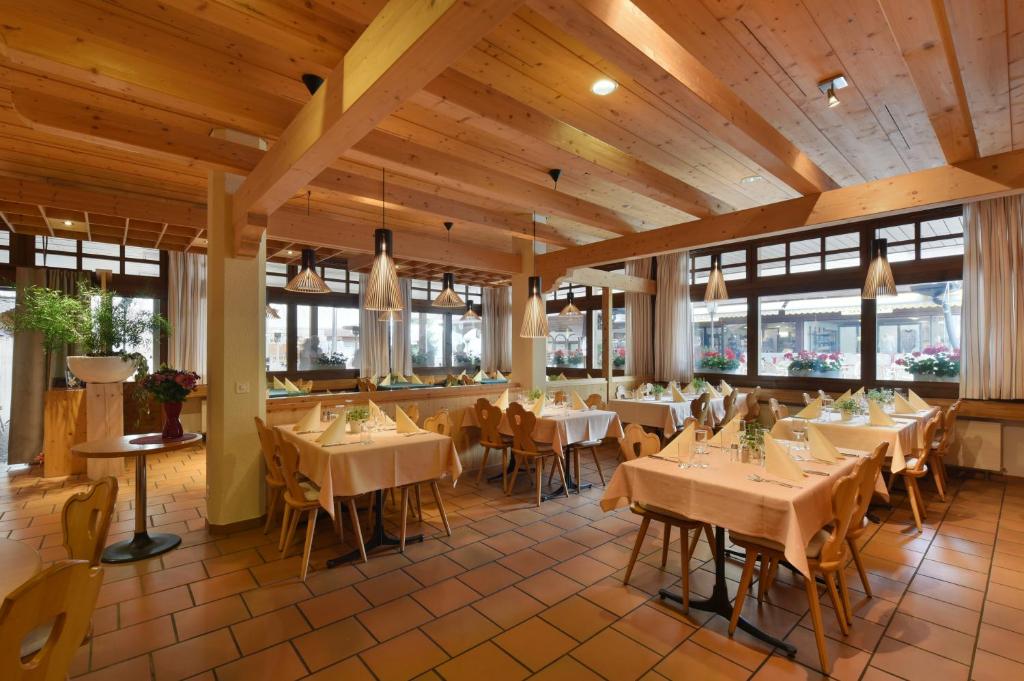 Restaurace v ubytování Hotel Krone Lenk