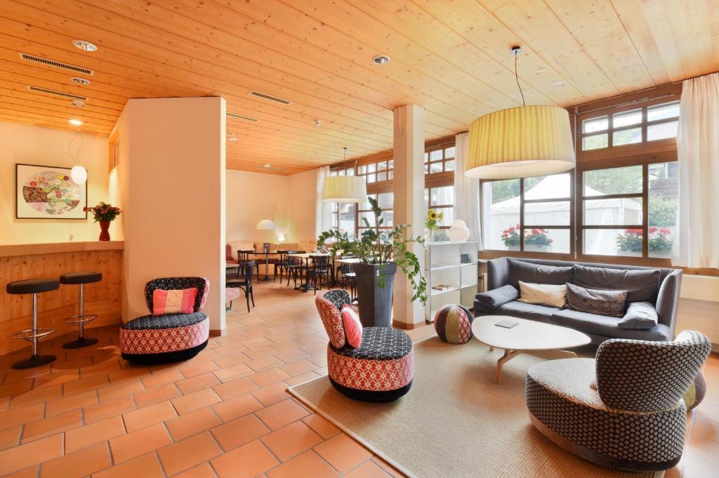 Posezení v ubytování Hotel Krone Lenk