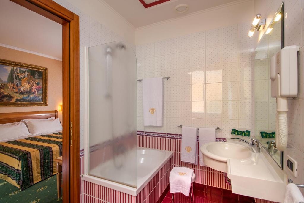 Koupelna v ubytování Colonna Hotel