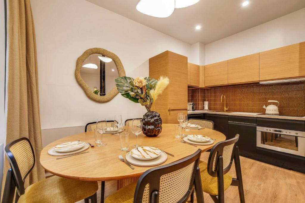 BEAUFITUL APMT - AC -2BR-6P- NOTRE DAME