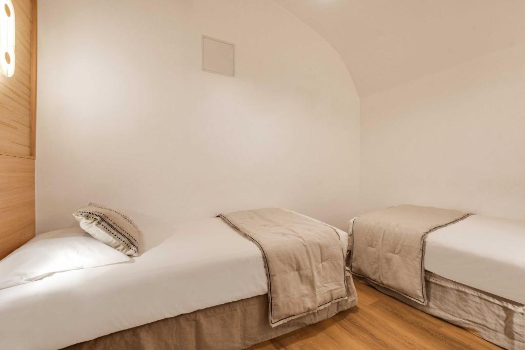 BEAUFITUL APMT - AC -2BR-6P- NOTRE DAME