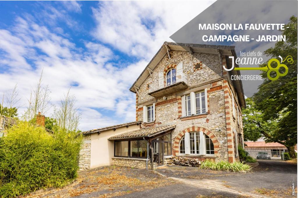 an image of a house in the village of cannesbourg at Maison La Fauvette - Campagne - Jardin in Cahuzac-sur-Vère