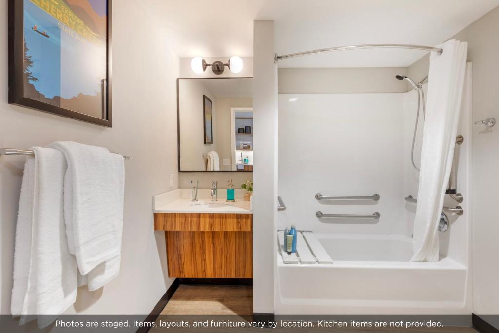 Uptown Suites Extended Stay Nashville TN - Smyrna photo