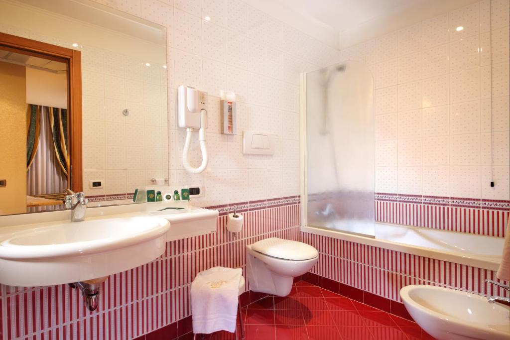 Koupelna v ubytování Colonna Hotel