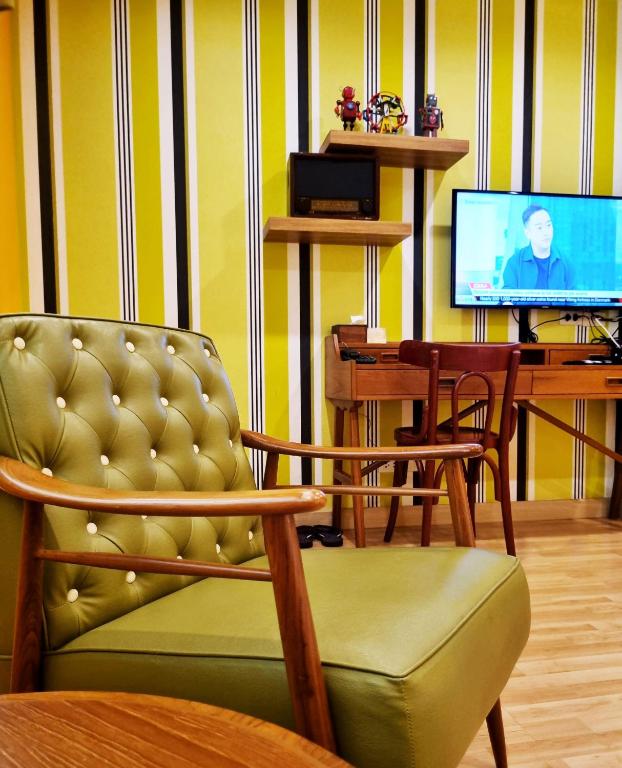 Focal Local Bed & Breakfast - 5