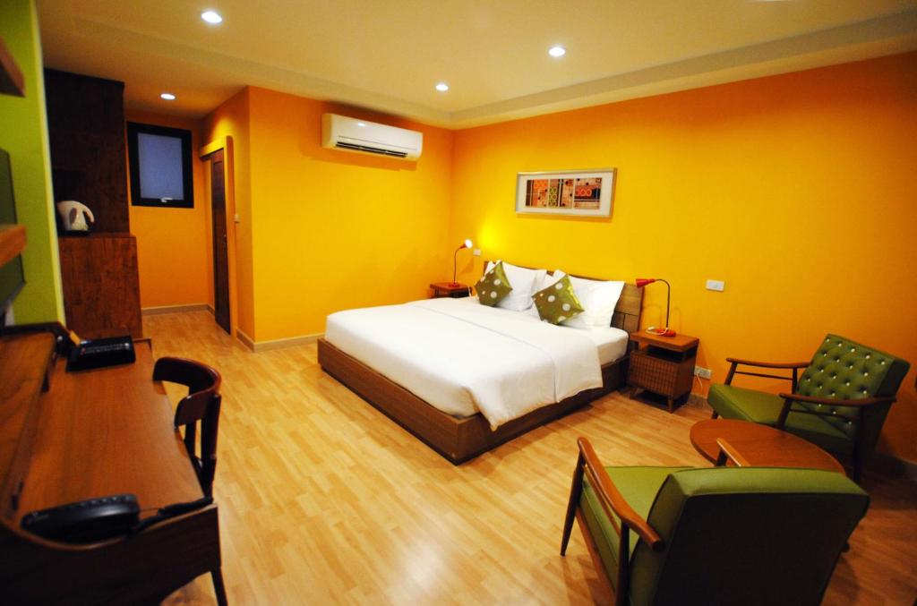 Focal Local Bed & Breakfast - 7