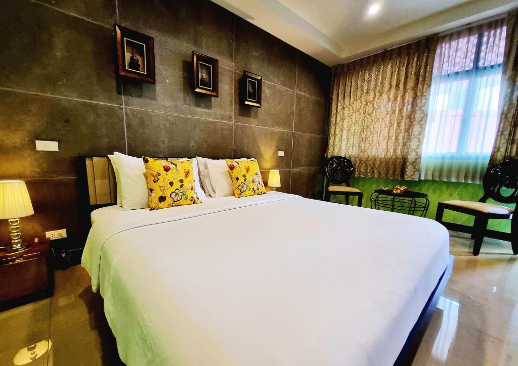 Focal Local Bed & Breakfast - 9