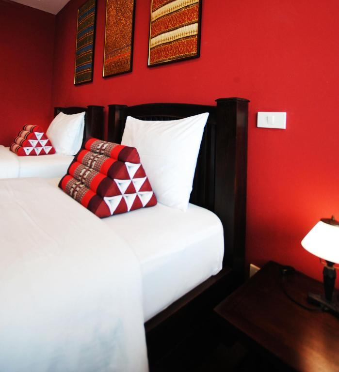 Focal Local Bed & Breakfast - 15