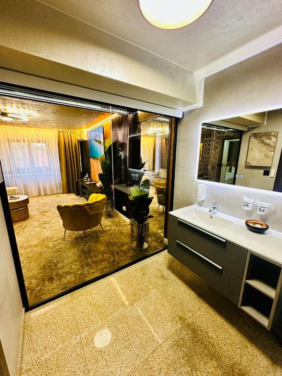 Villa & Restaurant Levoslav House - Resim 2