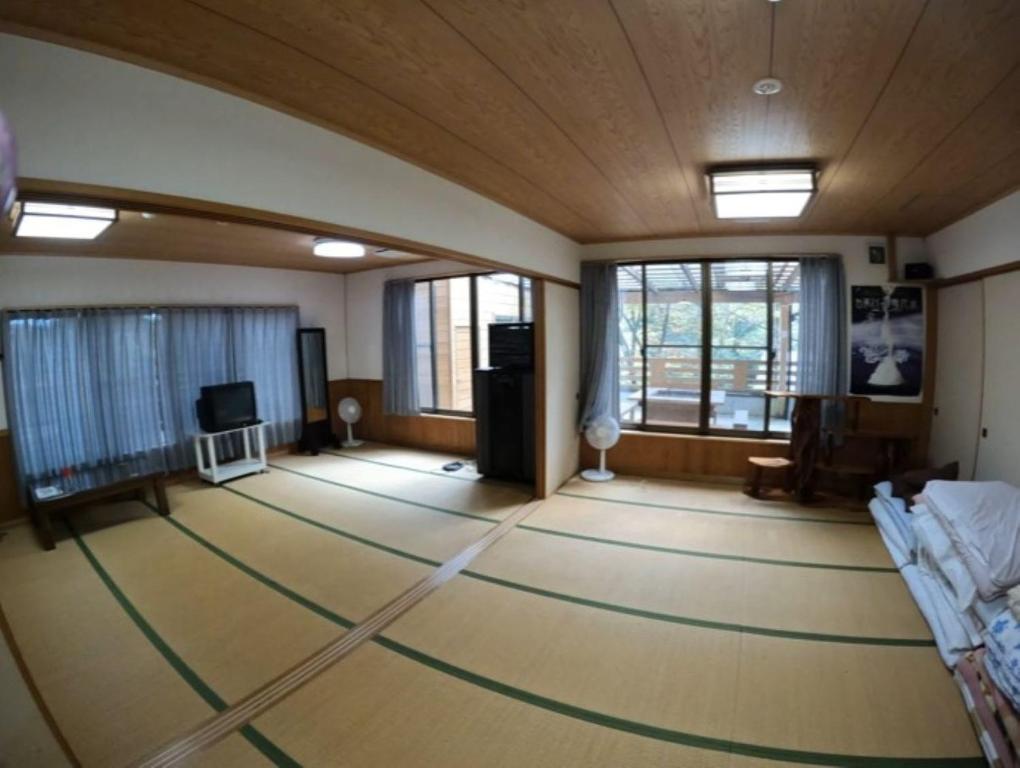 Televiisor ja/või meelelahutuskeskus majutusasutuses Nikko Manaka Forest Camp & Resort - Vacation STAY 65321v