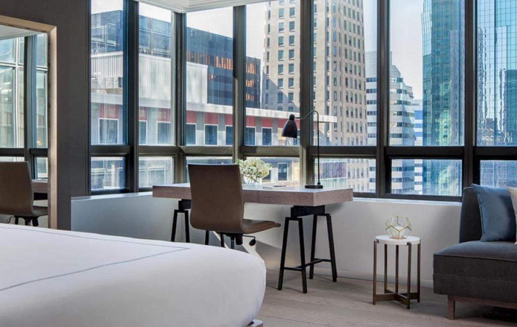 The Marquette Hotel, Curio Collection by Hilton photo