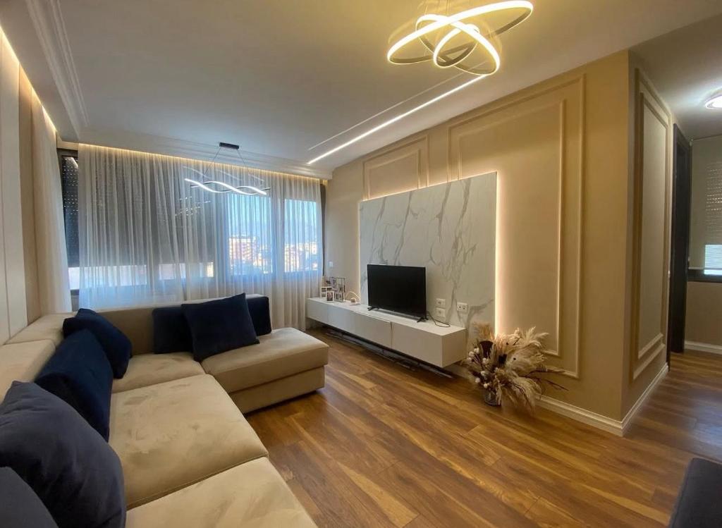 Μια τηλεόραση ή/και κέντρο ψυχαγωγίας στο Tirana Center Apartment