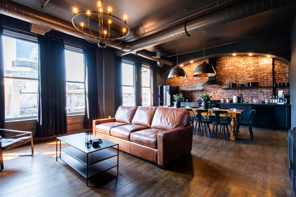 Χώρος καθιστικού στο Hollyhock Suite 502