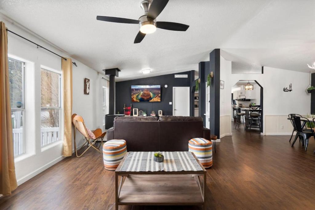 Kuchyň nebo kuchyňský kout v ubytování Family Grand Canyon Pit Stop